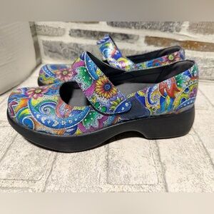 Dansko Willa platform mary Jane’s size 38-8 new floral